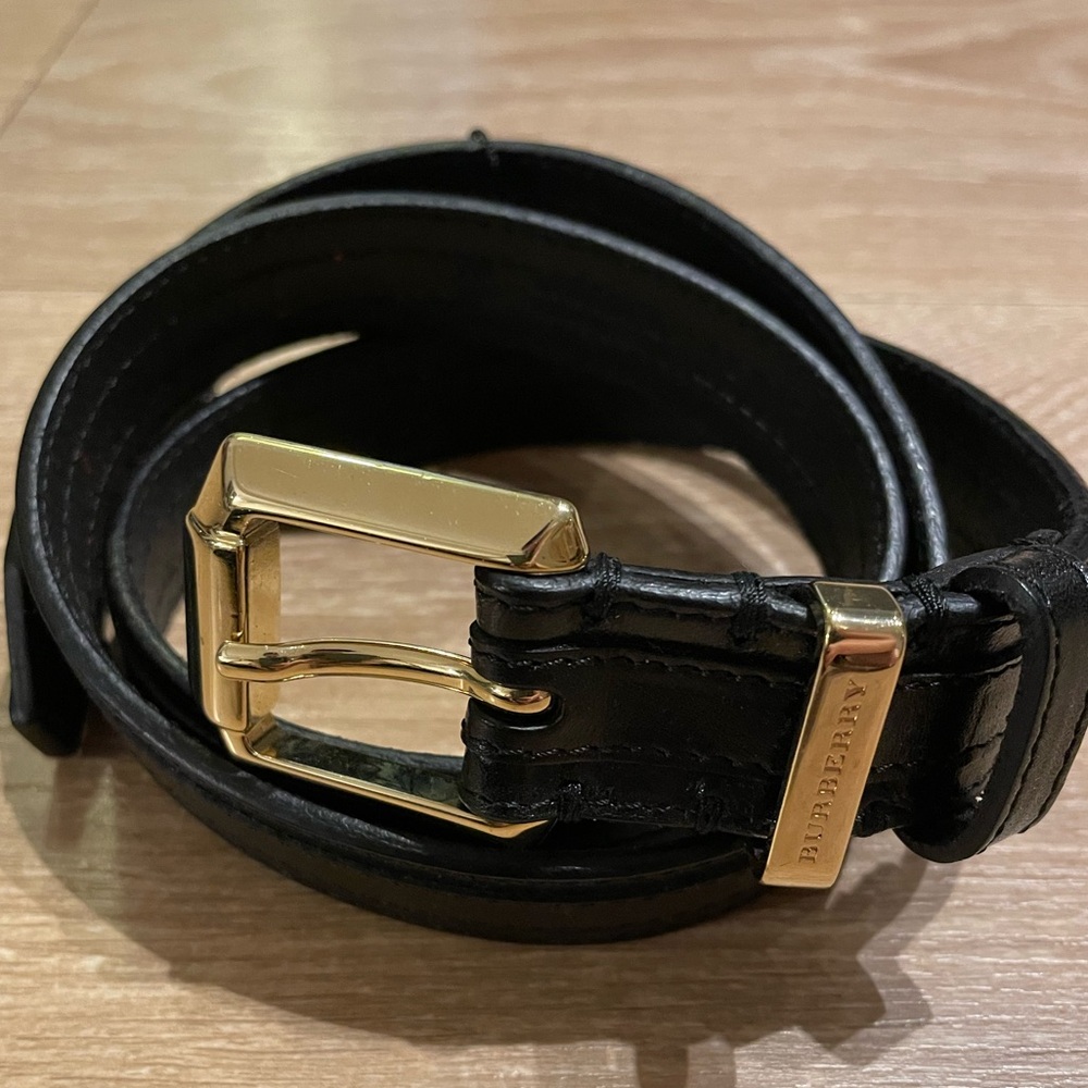 Women’s Burberry belt